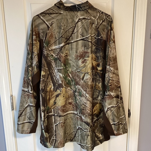 Under Armour camo dri fit shirt with three button neckline-size XL - Picture 3 of 5